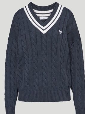 Aritzia TNA Women’s Navy Blue
Clay Sweater Size Large